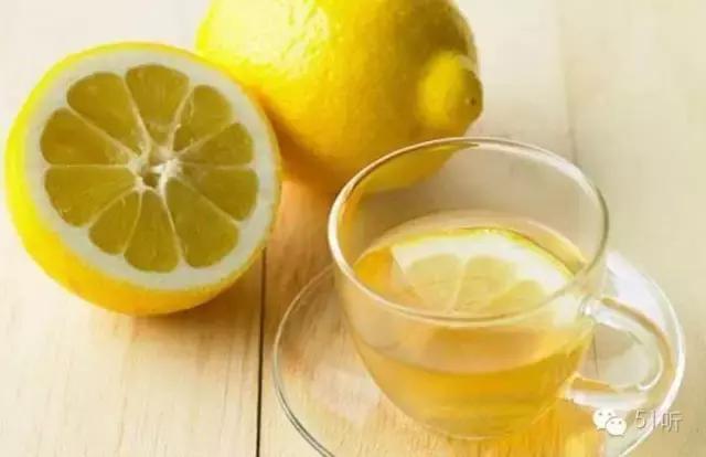 柠檬用热水还是冷水泡能减肥