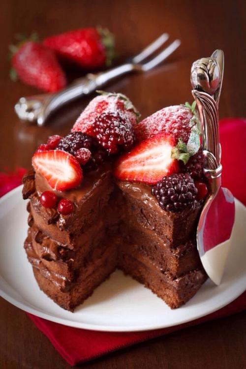 巧克力草莓蛋糕的相关图片
